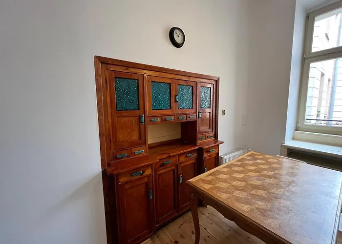 H. Kloss Rooms