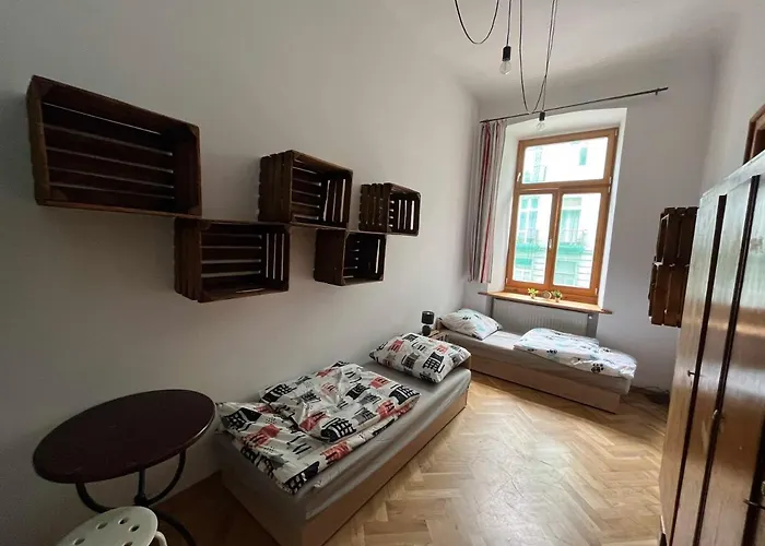 H. Kloss Rooms