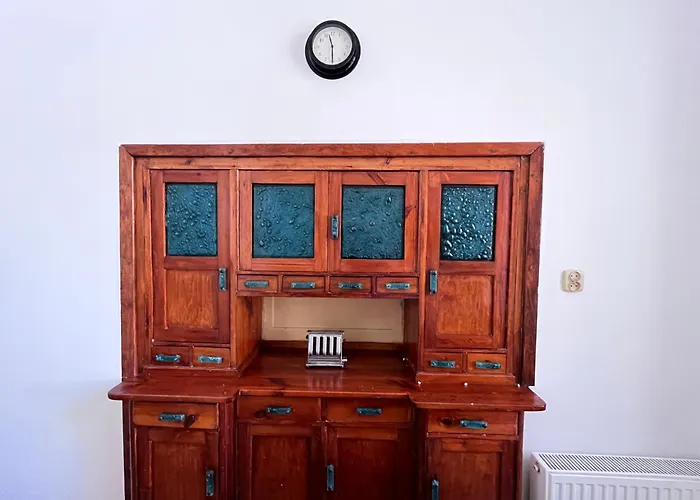 H. Kloss Rooms