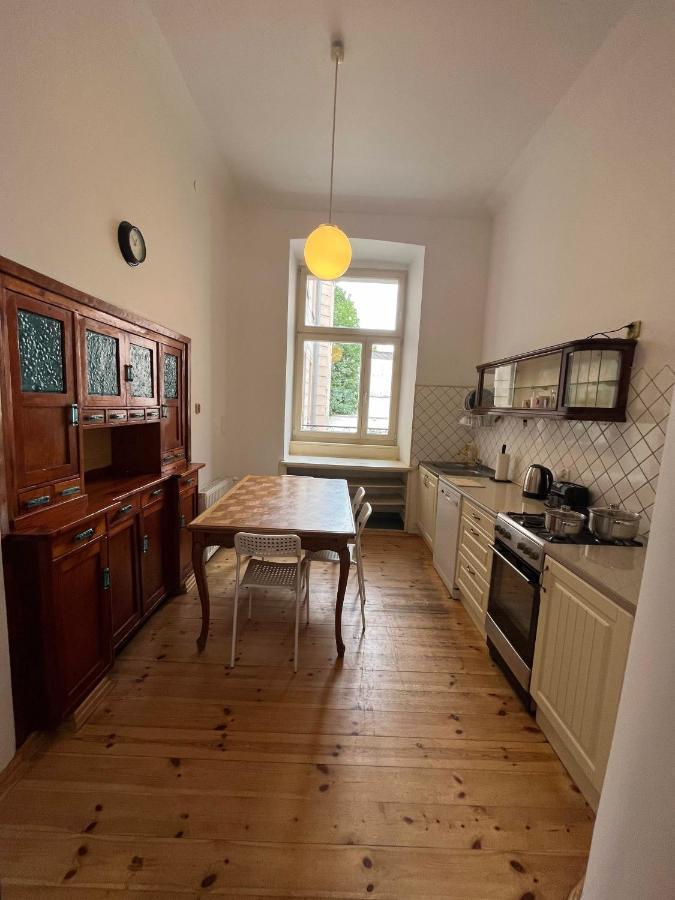 H. Kloss Apartment