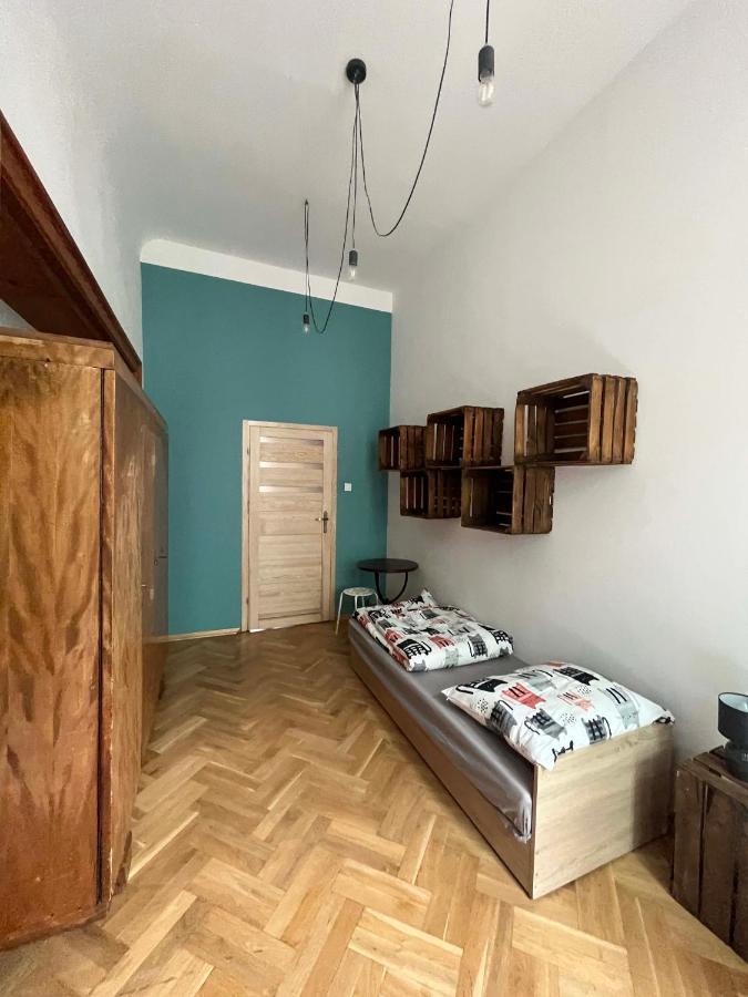 H. Kloss Apartment